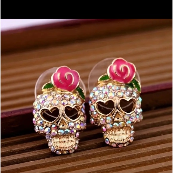 Skull & Roses Earrings 💀 - Picture 1 of 3